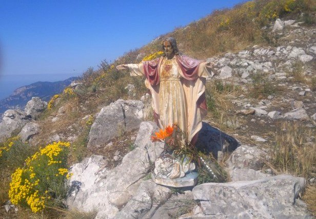 Statua di Cristo su Pietrapiana